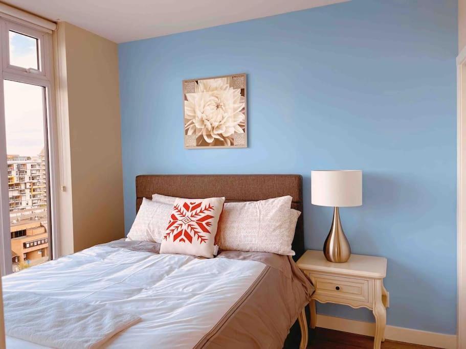 Modern 2 Bedroom Ocean Views Victoria Downtown Free Parking Esterno foto