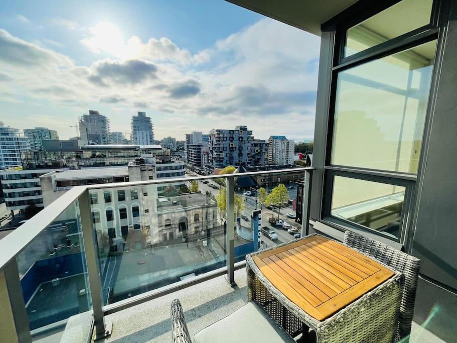 Modern 2 Bedroom Ocean Views Victoria Downtown Free Parking Esterno foto