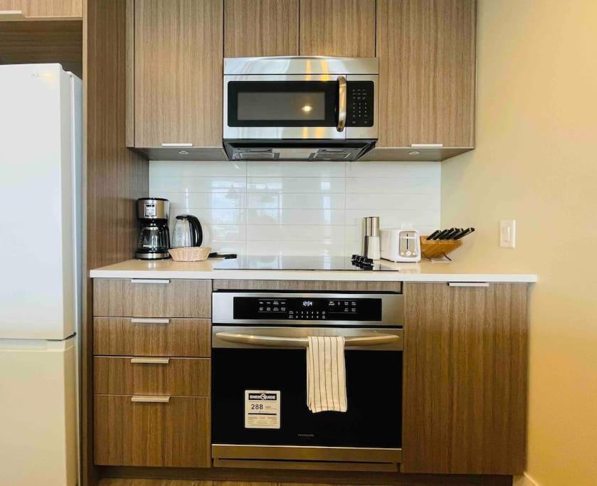 Modern 2 Bedroom Ocean Views Victoria Downtown Free Parking Esterno foto